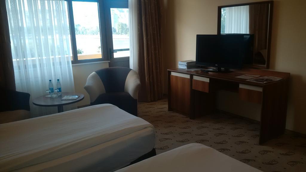 River Side Hotel Mingeczaur Pokój zdjęcie