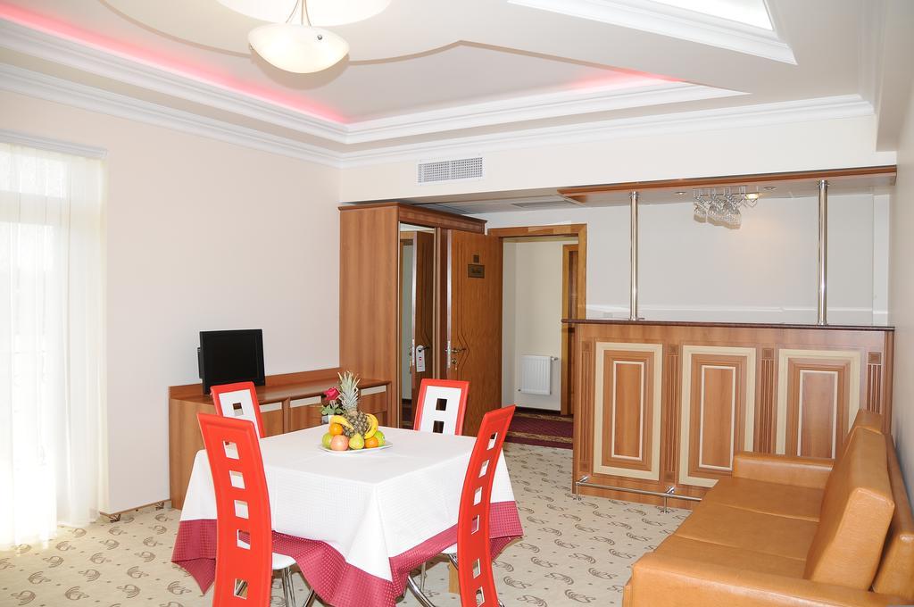 River Side Hotel Mingeczaur Pokój zdjęcie