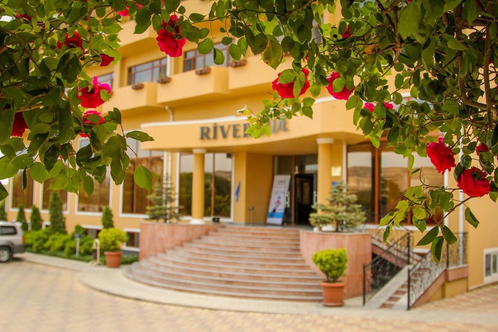 River Side Hotel Mingeczaur Zewnętrze zdjęcie
